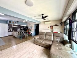 Blk 428B Floral Spring @ Yishun (Yishun), HDB 5 Rooms #623576071